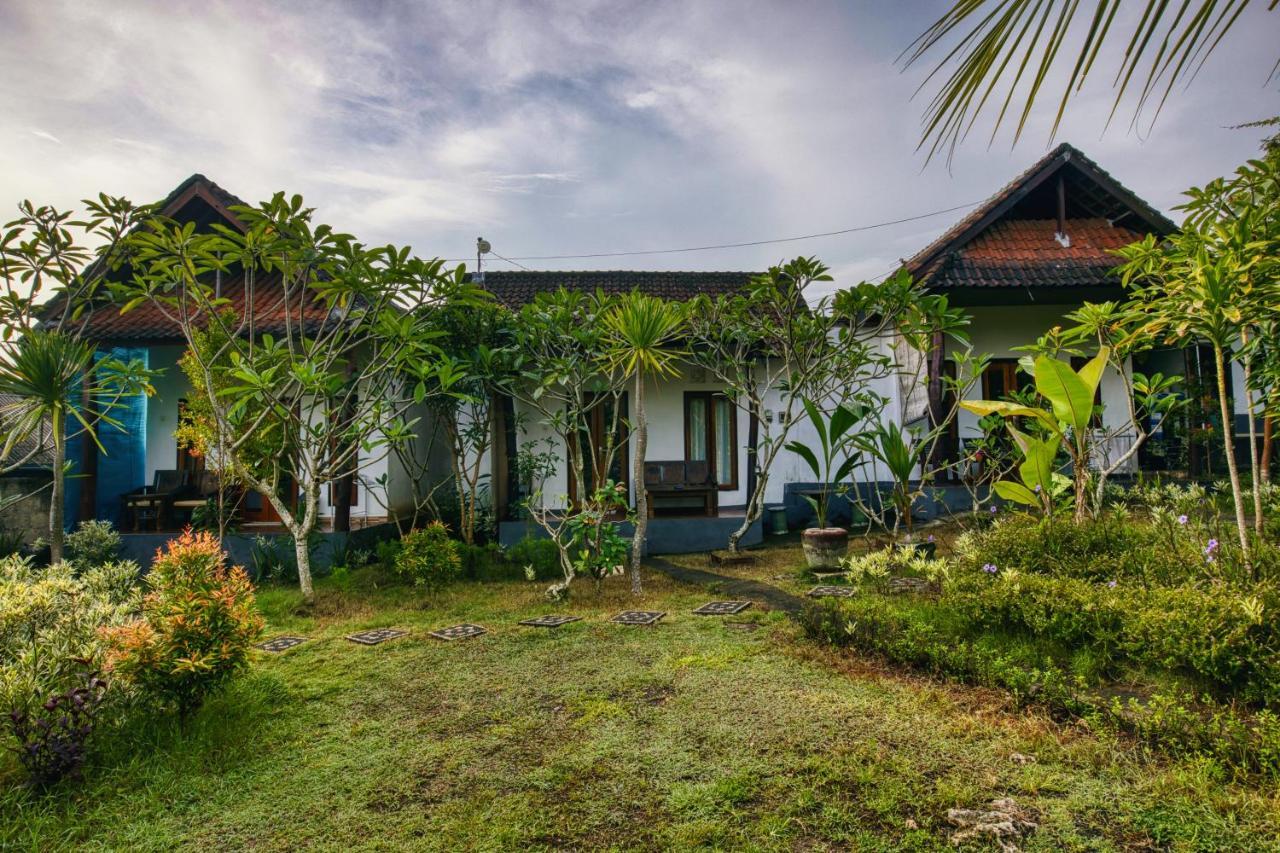 The Banana House Hotel Sakti Exterior photo